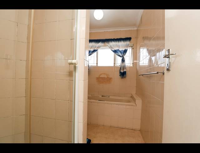 3 BEDROOM TOWNHOUSE FOR SALE IN GLENWOOD